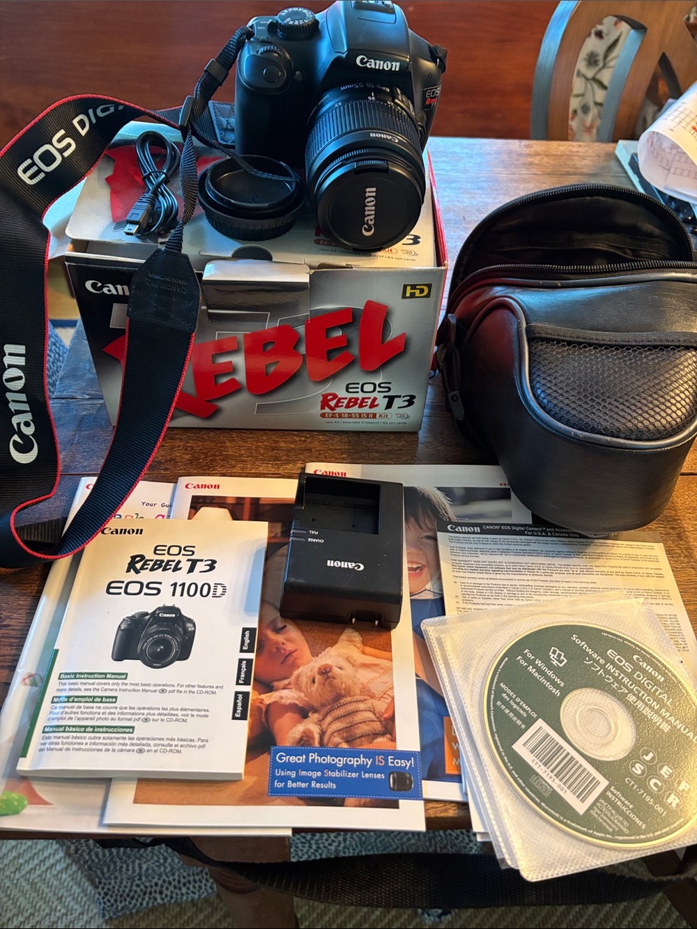 Canon EOS Rebel T3 DSLR Camera Kit in Black
